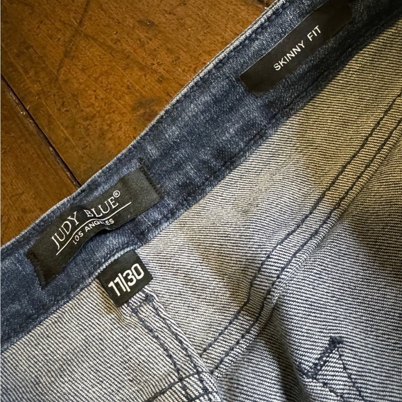 Judy Blue Jeans - Picture 3 of 6